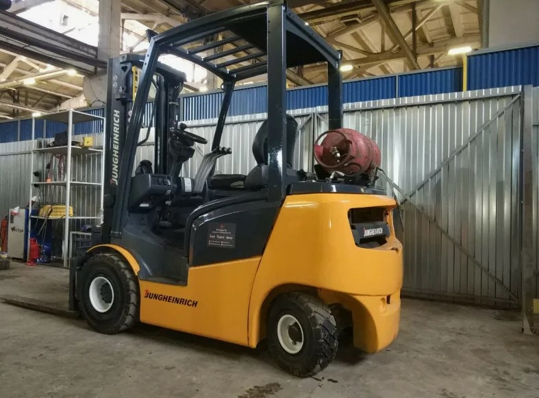 картинка Погрузчик Jungheinrich TFG320 
